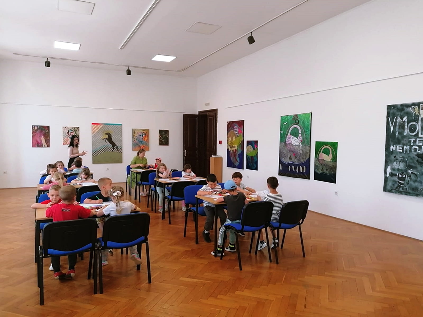 Djeca iz Dječjeg vrtića Ciciban posjetila izložbu u Muzeju Gacke